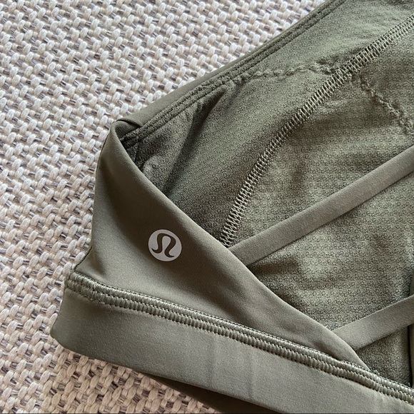 Lululemon Hick-Neck Sports Bra (Grey Sage, 6) - Picture 3 of 4
